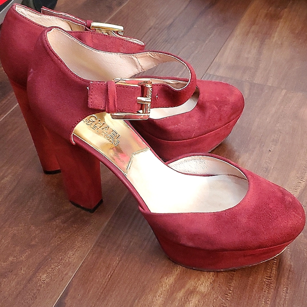 Michael Kors Suede Pumps